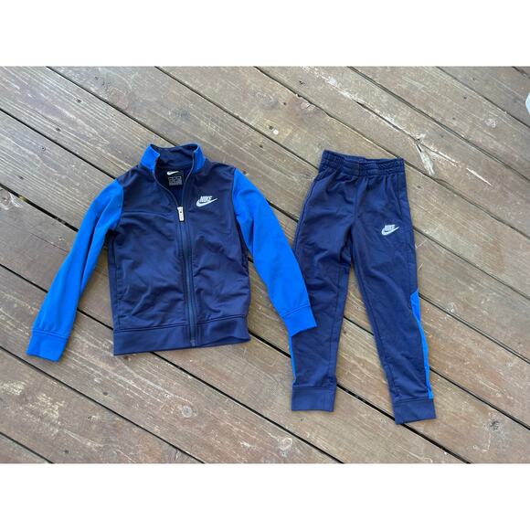 Nike boys 5-6 track outfit - Picture 1 of 3
